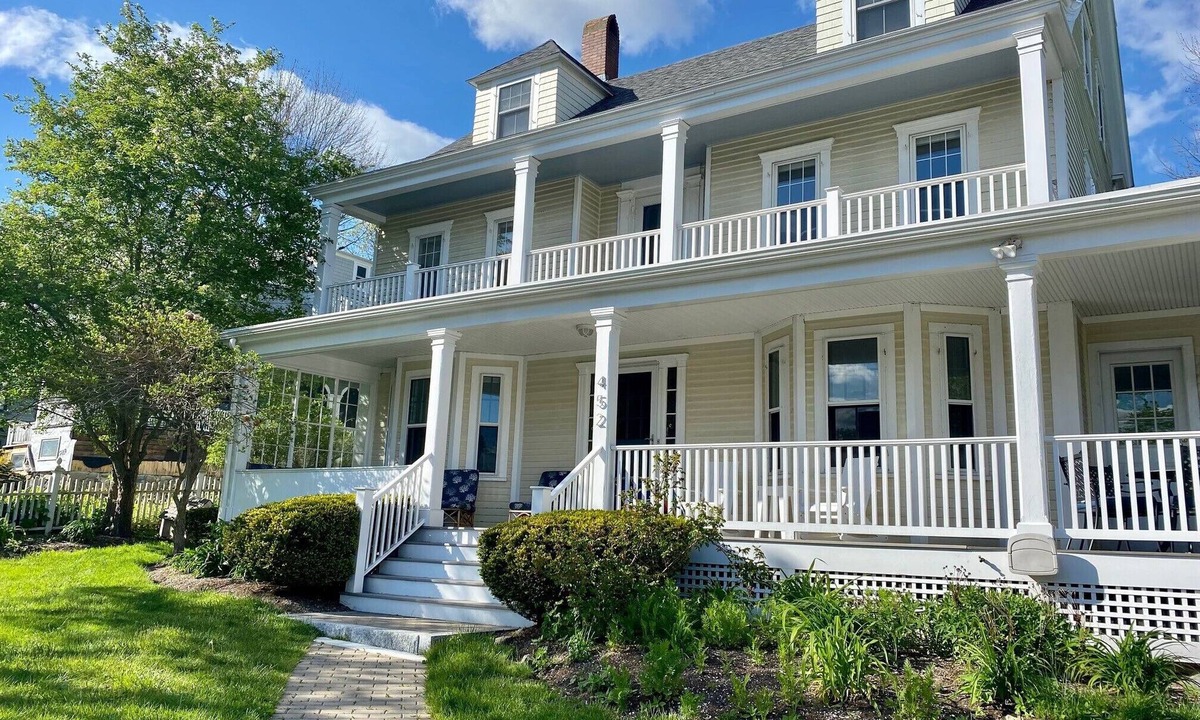 York Harbor House | Walk to the beach - Beautiful home in York Harbor!