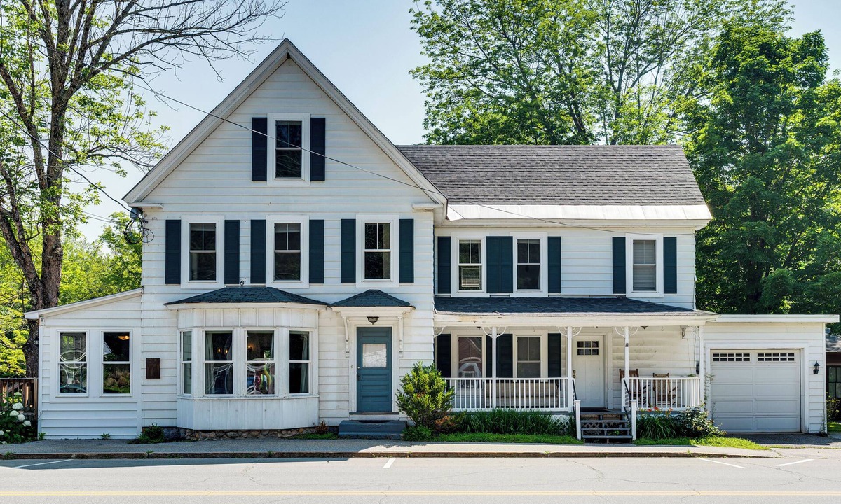 North Woodstock House | Walkable North Woodstock Home on Main Street!