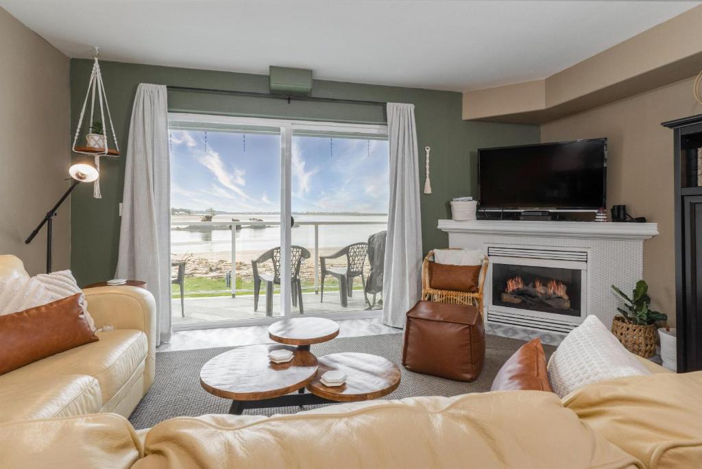 Lincoln City House | Waters Edge 304