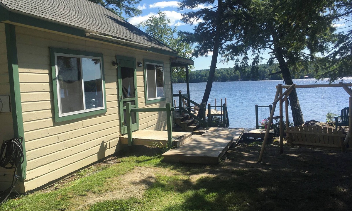 Lincoln Cabin | Welcome to our Waterfront Cabin in Northern, Maine. A great place to relax!