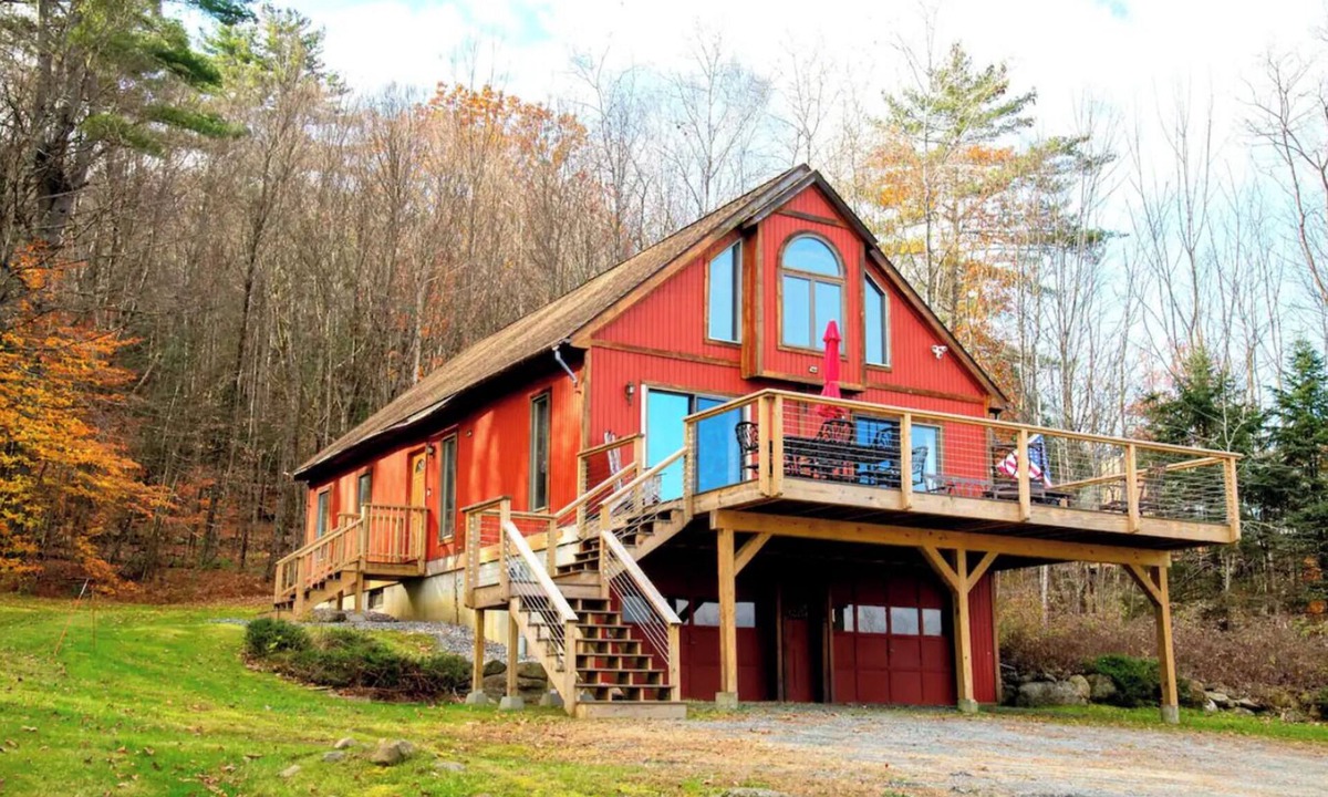 Chester House | WhiSki Cabin - 12 Acres With a Mountain View!