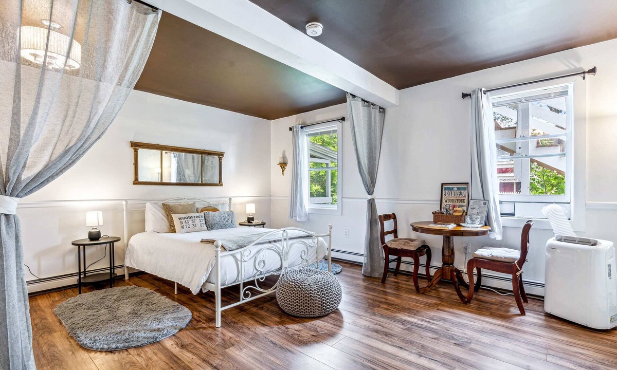 Bridgewater Apartment | Woodstock Suite | 10 Min to Mountains |A/C| Hiking