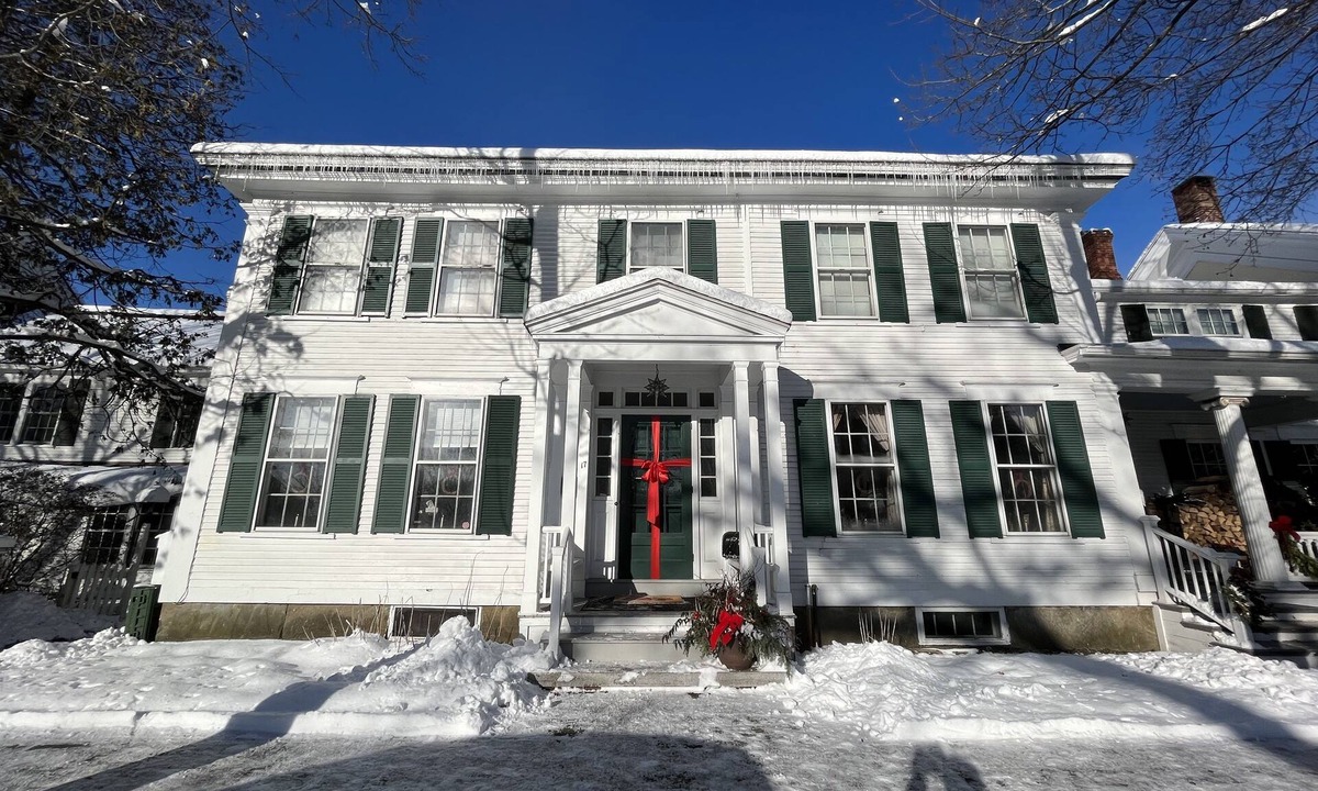 Woodstock House | Woodstock Village Green Location, Walk Everywhere, River Patio, Covered Bridge