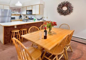 2-bedroom condo with pool and hot tub Woods Resort 26