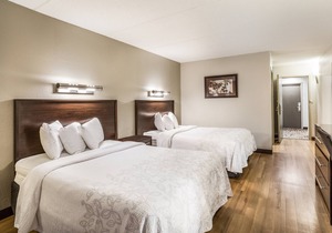 2 Comfortable Units, FREE Parking, Closet to Old Ship Street Historic District!
