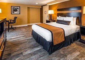 2-Star Hotel ∙ Best Western Plus Newark Airport West