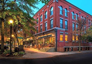 2-Star Hotel ∙ Fairfield Inn & Suites by Marriott Keene Downtown