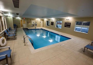 2-Star Hotel ∙ Hampton Inn by Hilton Amesbury, MA
