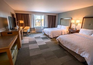 2-Star Hotel ∙ Hampton Inn by Hilton Amesbury, MA