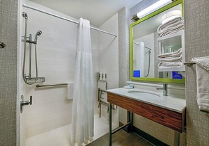 2-Star Hotel ∙ Hampton Inn Cortland