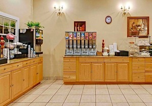 2-Star Hotel ∙ Ramada by Wyndham Kittery