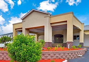 2-Star Hotel ∙ Ramada by Wyndham Kittery