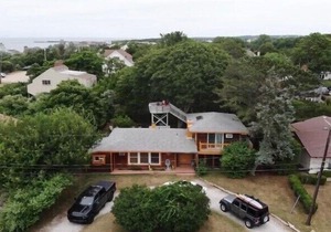 3 Bedroom Montauk Vacation Rental, One Block From The Private Beach!