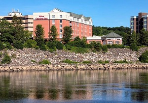 3-Star Hotel ∙ Hilton Garden Inn Auburn Riverwatch