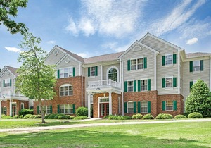 4 BDRM SLEEPS 12* 2 LIVING RMS, 2 KITCHENS, 4 BATHRMS, INDOOR/OUTDOOR POOLS, SPA
