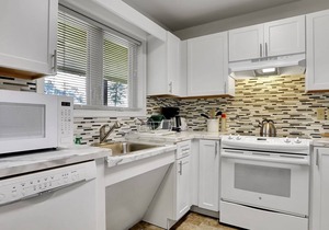 4 Bedroom/3Bath Accessible Cottage