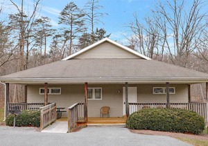 4 Bedroom/3Bath Accessible Cottage