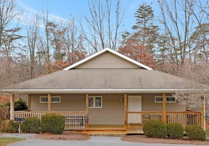 4 Bedroom/4Bath Cottage