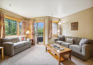 Amazing view, location, ski back trails, sports center, pool Highridge B4 Highridge