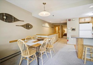Amazing view, location, ski back trails, sports center, pool Highridge B4 Highridge