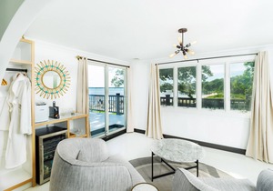 Aqua by American Beech - Rooftop Suite