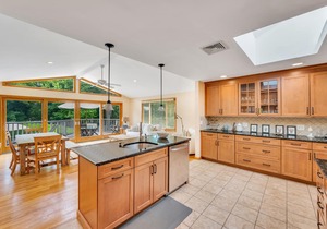 August Discount! Southampton Gem House