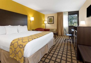 Baymont by Wyndham Queensbury Lake George