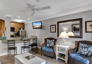Beautiful Beachside Villa! Oceanfront Pool