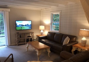 Beautiful Home in Bolton Landing. Short walk to town & beach!