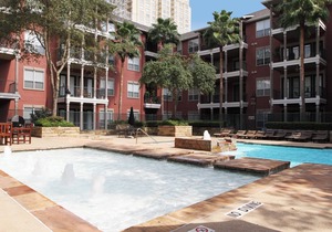 Beautiful Uptown/Galleria Mid-Rise For Lease!