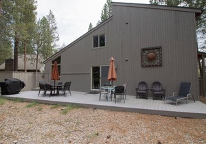 BEST LOCATION! 10 SHARC Pass /AC / WIFI / HUGE Kid Bunk Room / Hot Tub / Bikes