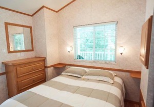 Bethpage Two-Bedroom Cottage 9