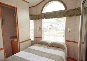 Bethpage Two-Bedroom Cottage 9