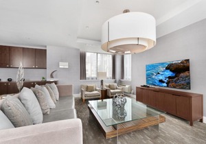 Bluebird Suites near the PATH