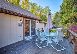 Bolton Landing Cottage with Deck, Walk to Beach!