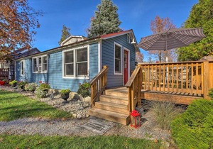 Bolton Landing Cottage Walk to Lake George!