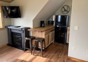 Cabin 5 - Three Pines Lodging & Marina - Waterfront Nightly Rental