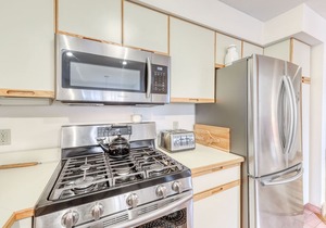Charming, dog-friendly home with a private sauna, full kitchen, & furnished deck