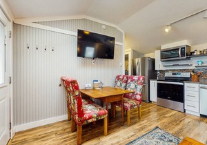 Charming, Dog-Friendly Cottage w/Shared Pool - Walk to the Ocean