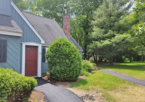 Close to shops/dining, pet-friendly, AC/FP, patio, pool access. A0056 by LRS