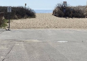 Come enjoy 7 miles of beaches in sunny OOB in this 2 bedroom condo!