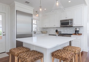 Completely Renovated Brant Point Vacation Home - Walk To Town & Beach!
