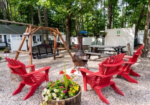 Cottage 1-2 - Year Round Pet Friendly - 2 Bedroom/1 Bath End Unit