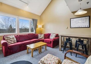 Cozy,1 bedroom loft condo! Ski back trails, shuttle& Sports center Highridge E11