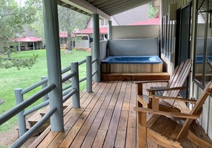 Cozy home in heart of Sunriver w/hot tub, close to Mt Bachelor