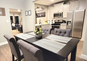 Cozy Modern Entire House in Downtown/Medical center sleeps 10