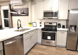 Cozy Modern Entire House in Downtown/Medical center sleeps 10