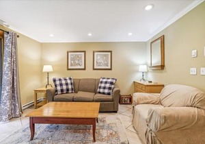 Cozy one bedroom Edgemont A1 condo on the shuttle route & ski back trail