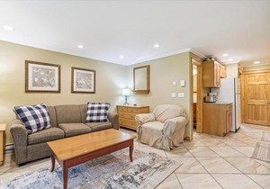 Cozy one bedroom Edgemont A1 condo on the shuttle route & ski back trail