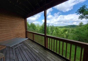 D103 · Winterplace Ski in Ski out condo First floor! D103